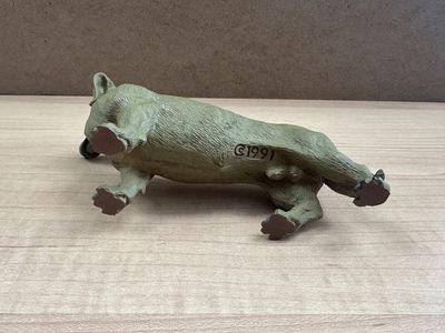 Figurine. Dachshund. Resin. 1991. 4"W