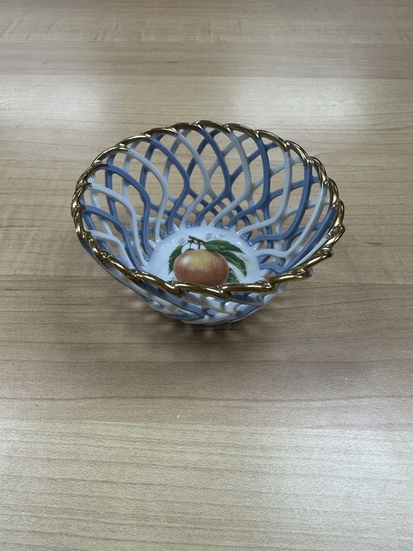 Porcelain. Romania. Cluj Napoca. Basket. Blue &amp; White Lattice w/Gold Rim. Image of Peach in Center. 3.5&quot;W