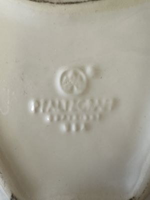 Ceramic. USA. Pfaltzgraff. Apple-shaped Dish. White. 8.25"W