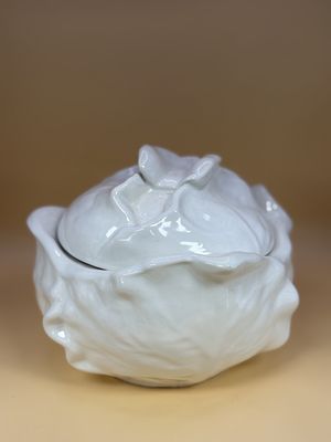 Ceramic. USA. Off-white Cabbage-shaped Covered Bowl/Soup Tureen. 7.25"W x 6"H