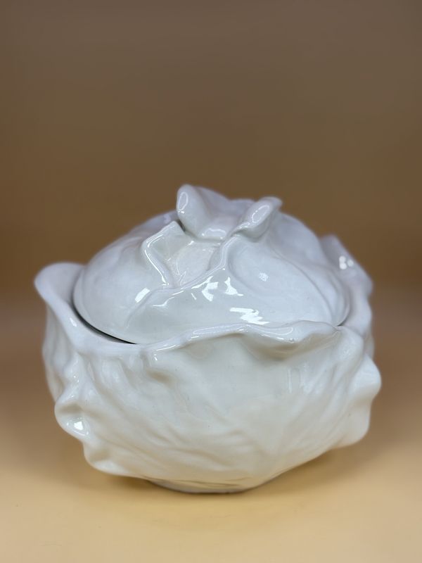 Ceramic. USA. Off-white Cabbage-shaped Covered Bowl/Soup Tureen. 7.25&quot;W x 6&quot;H