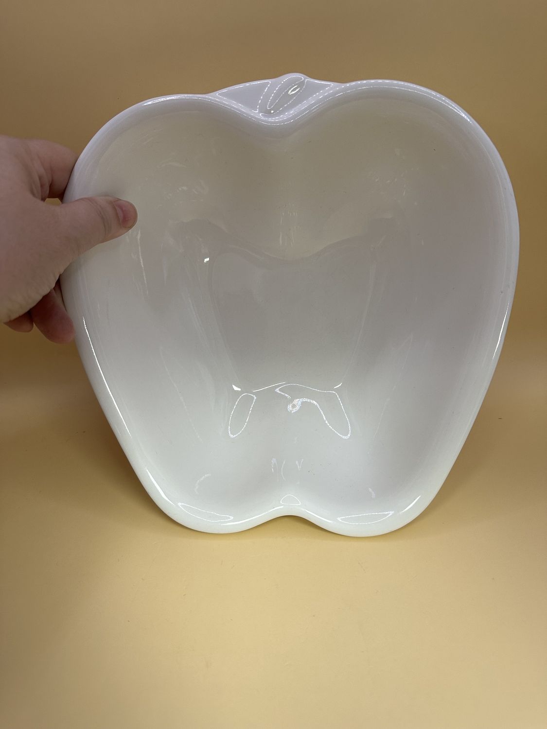 Ceramic. USA. Pfaltzgraff. Apple-shaped Dish. White. 8.25&quot;W