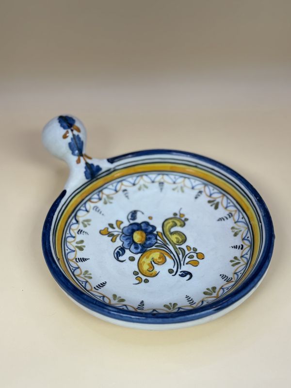 Ceramic. Mexico. Talavera. Hand-painted Low-rimmed Bowl with Knob Handle. 6.5&quot;W