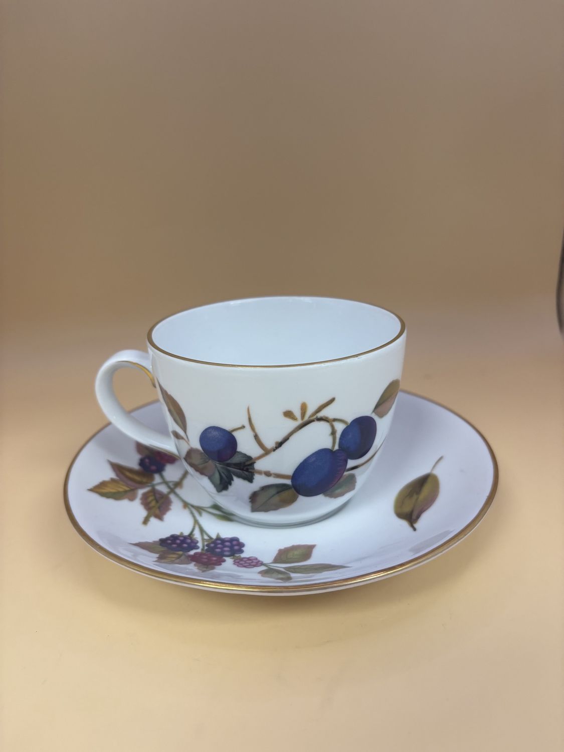 Porcelain. England. Royal Worcester. Evesham Tea Cup &amp; Saucer