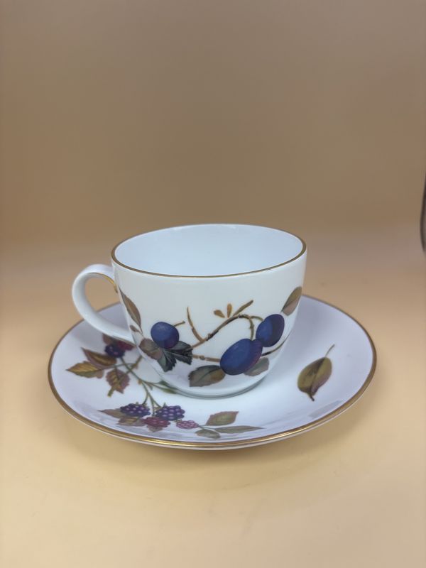 Porcelain. England. Royal Worcester. Evesham Tea Cup &amp; Saucer