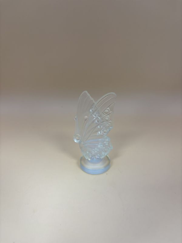 Glass. France. Sabino Art Glass. Opalescent Glass Butterfly (Closed Wings). 2.75&quot;H