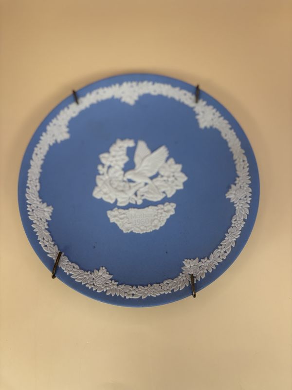 Jasperware. England. Wedgwood. Mother Plate. 1980. Pale Blue and White. 6.5&quot;W