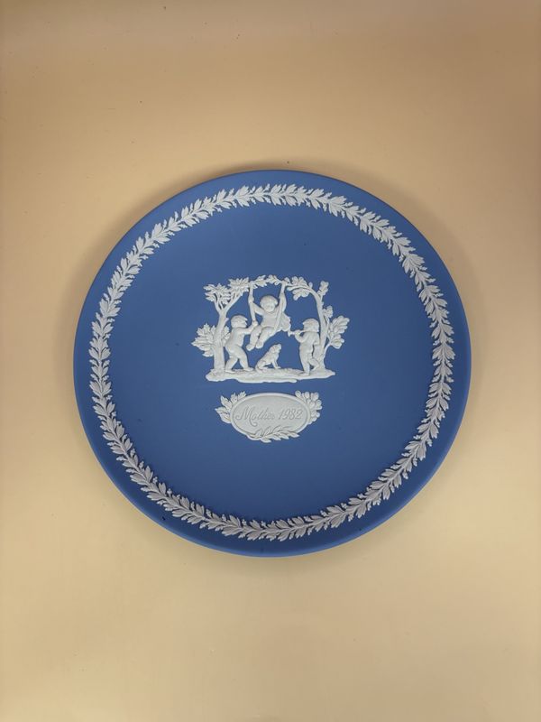 Jasperware. England. Wedgwood. Mother Plate. 1982. Pale Blue and White. 6.5&quot;W