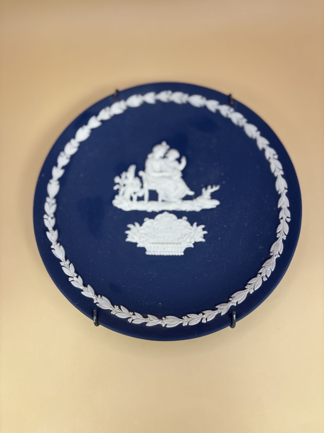 Jasperware. England. Wedgwood. Mother Plate. 1975. Portland Blue and White. 6.5&quot;W