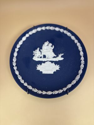 Jasperware. England. Wedgwood. Mother Plate. 1975. Portland Blue and White. 6.5"W