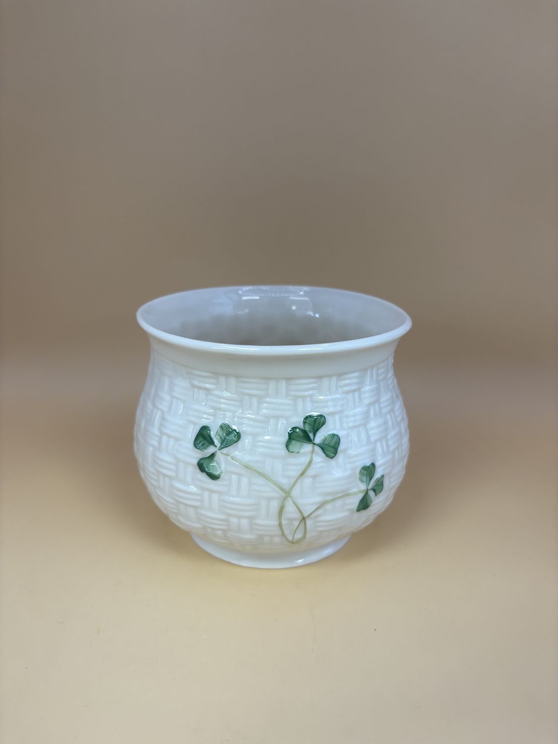 Porcelain. Ireland. Belleek. Bowl. Shamrock. Basketweave. 3&quot;H
