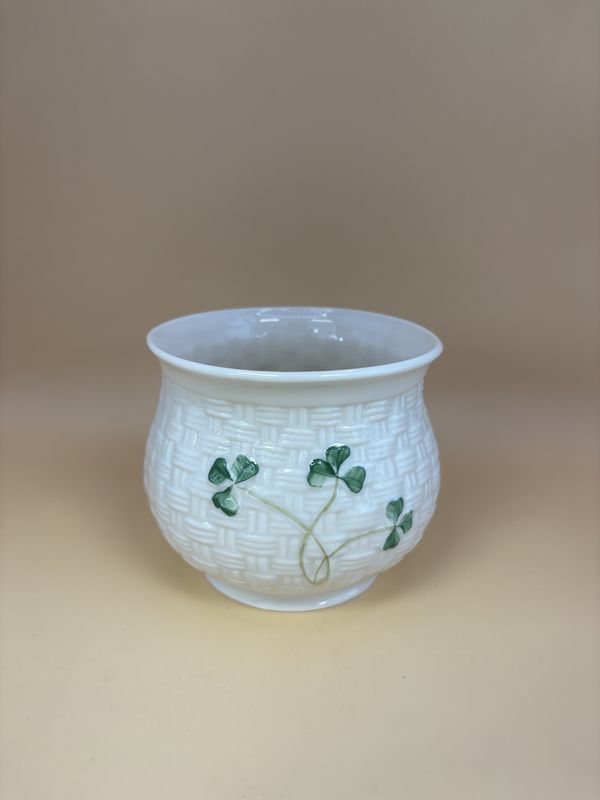 Porcelain. Ireland. Belleek. Bowl. Shamrock. Basketweave. 3&quot;H