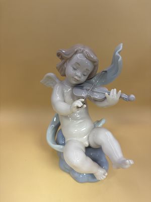 Figurine. Spain. Lladro. #6638 Angelic Music (Angel with Violin)