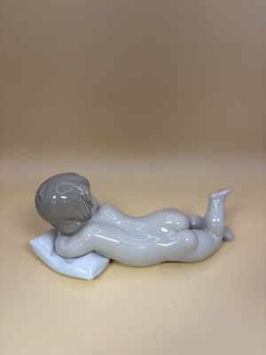 Figurine. Spain. Lladro. #6497 Sleepy Time (Baby Boy)