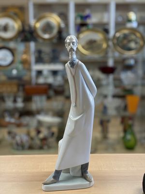 Figurine. Spain. Lladro. Male Physician. 14.25"H