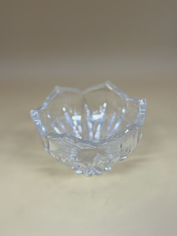 Crystal. Sweden. Orrefors. Bowl. Flower Shape. 4&quot;W