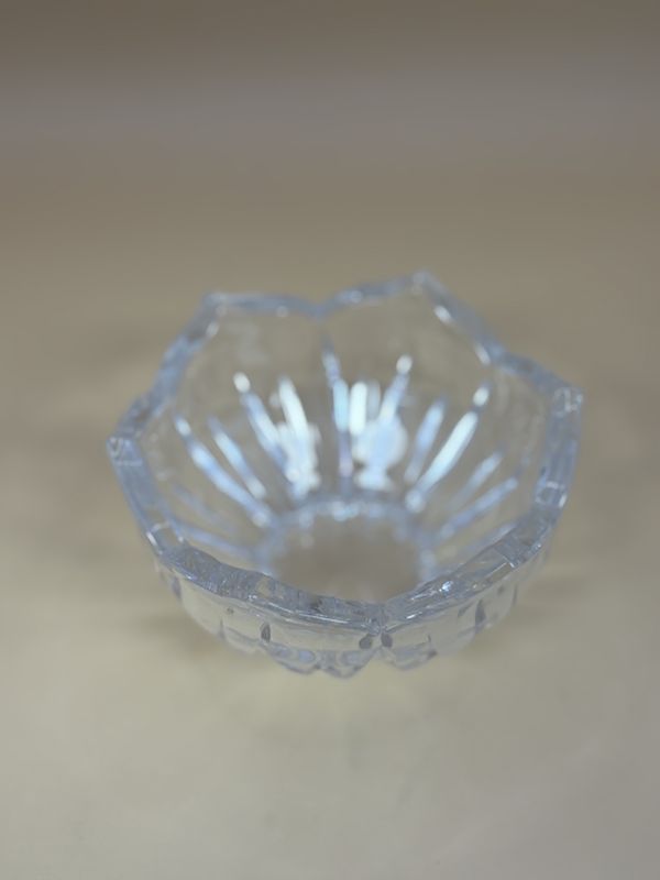 Crystal. Sweden. Orrefors. Bowl. Flower Shape. 4"W
