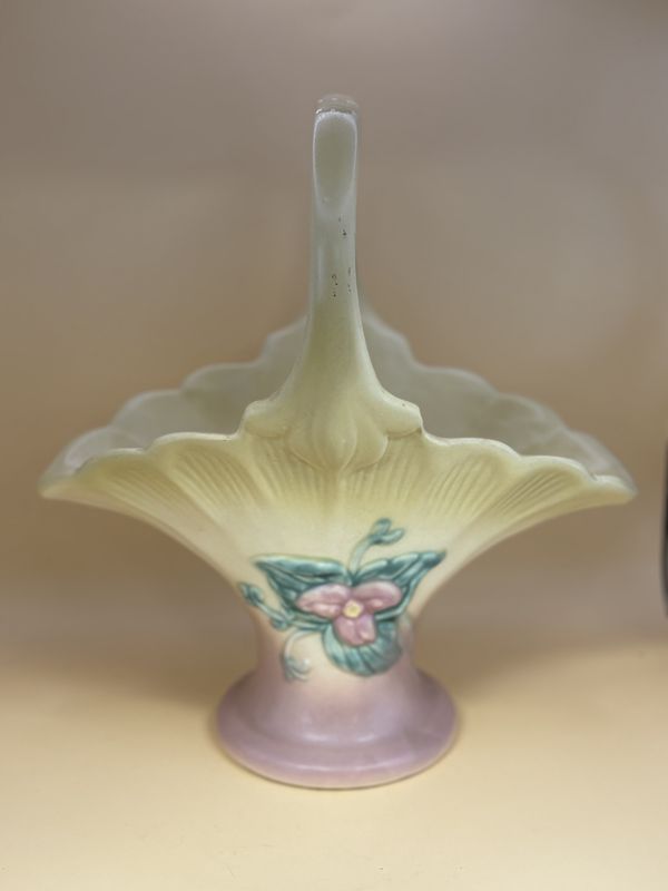 Pottery. USA. Hull Art. Yellow/pink Wild Flower W-16 10.5&quot;W handled basket