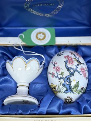 Porcelain. England. Minton. Ltd Ed Decorative Egg in Holder. "The Emperor's Garden". White w/Light Blue Trim. Original Box w/Blue Satin Lining. 5.5"H
