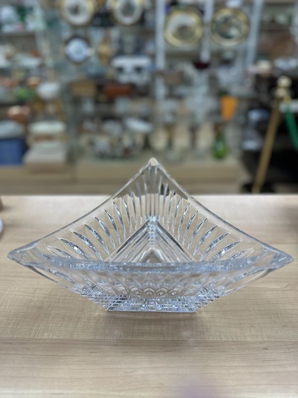 Crystal. Slovenia Mikasa. Bowl. &quot;Twilight&quot; Triangle Shape. 11.25&quot;W