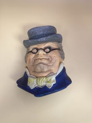 Chalkware. England. Bossons Wall Ornament. "Mr. Pickwick". Wearing Glasses &amp; Yellow Bowtie. 5.25"H