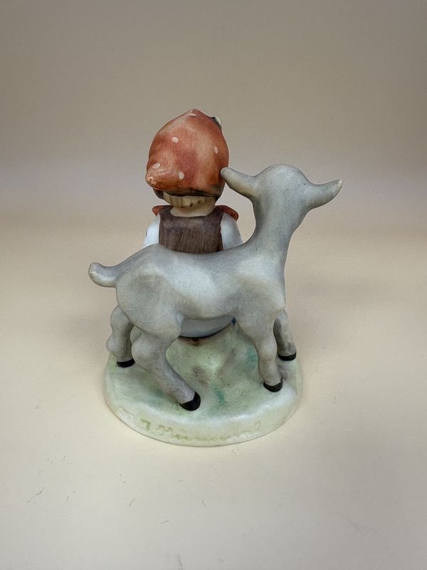 Figurine. German. Hummel. #182 "Good Friends". TMK 3SS (1960-1972). 3.5"H