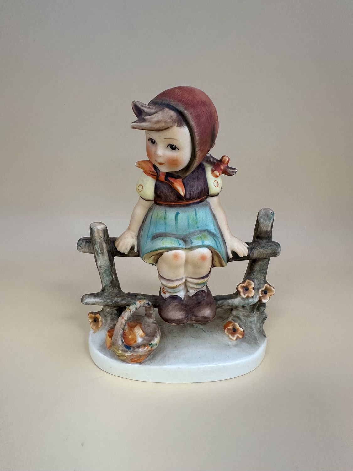 Figurine. German. Hummel. #112/1. &quot;Just Resting&quot;. TMK 3LS. 5&quot;H