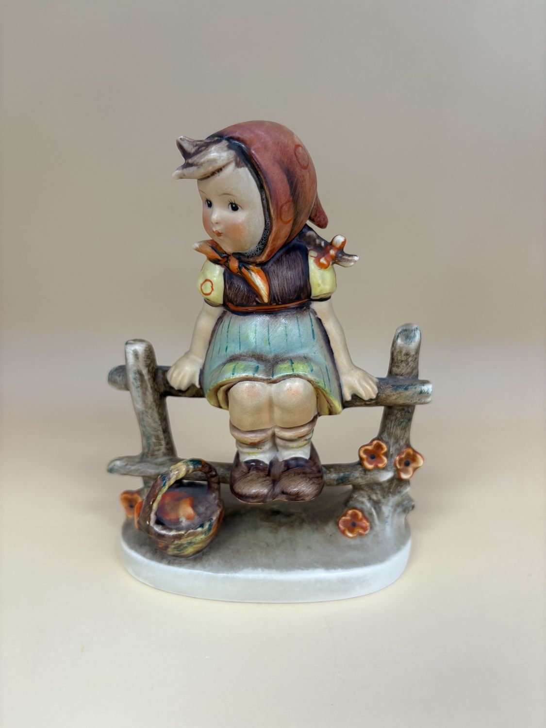 Figurine. Germany. Hummel. #112/1 &quot;Just Resting&quot;. TMK 2 (1950-1959). 5&quot;H