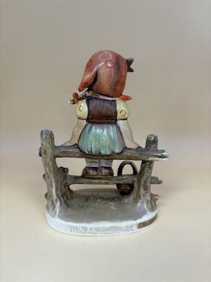Figurine. Germany. Hummel. #112/1 "Just Resting". TMK 2 (1950-1959). 5"H