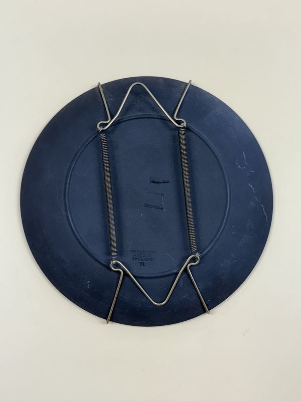 Jasperware. England. Wedgwood. Mother Plate. 1971. Black and Gold. 6.5"W