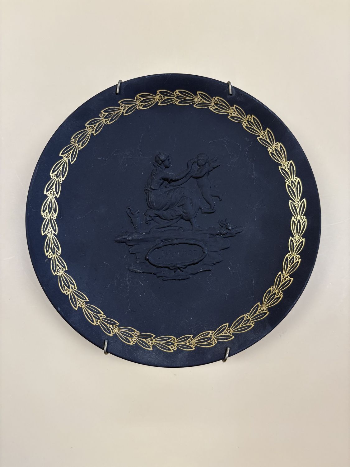 Jasperware. England. Wedgwood. Mother Plate. 1971. Black and Gold. 6.5&quot;W