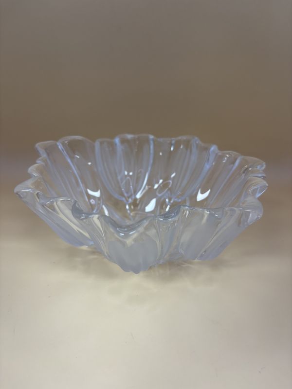 Glass. Germany. Mikasa. Satin Tulip Bowl. 7&quot;W