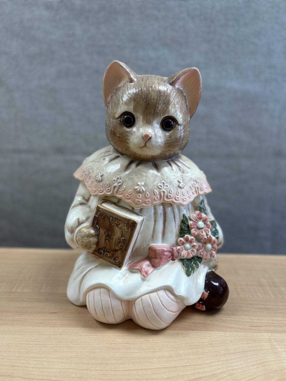 Porcelain. Japan. Vintage &quot;Emily the Cat&quot; Cookie Jar. 1970s-1980s. 10.5&quot;H