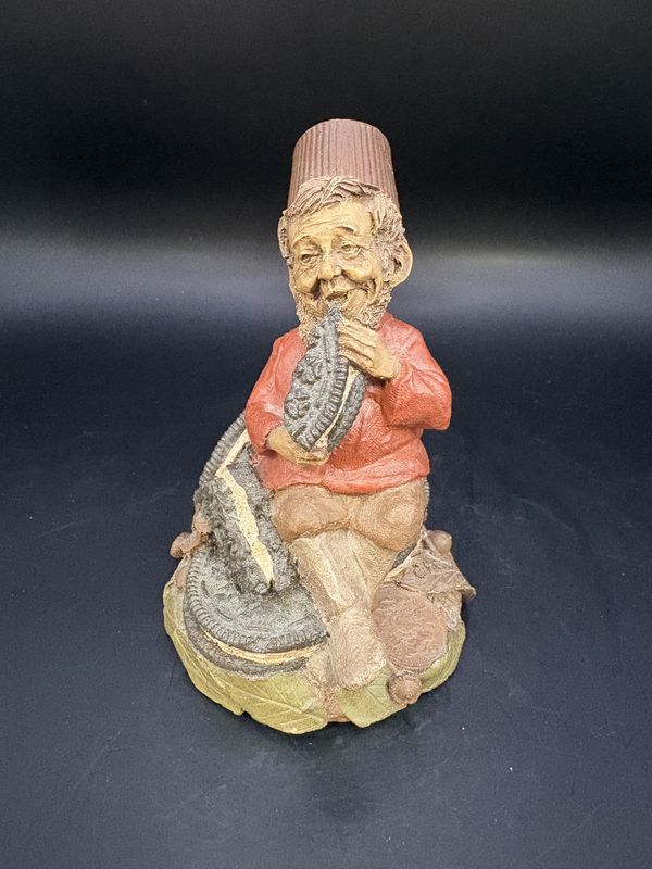Sculpted Figure. USA. Tom Clark. Oreo. Signed. Gnome Eating an Oreo. 1986. 4.75&quot;H