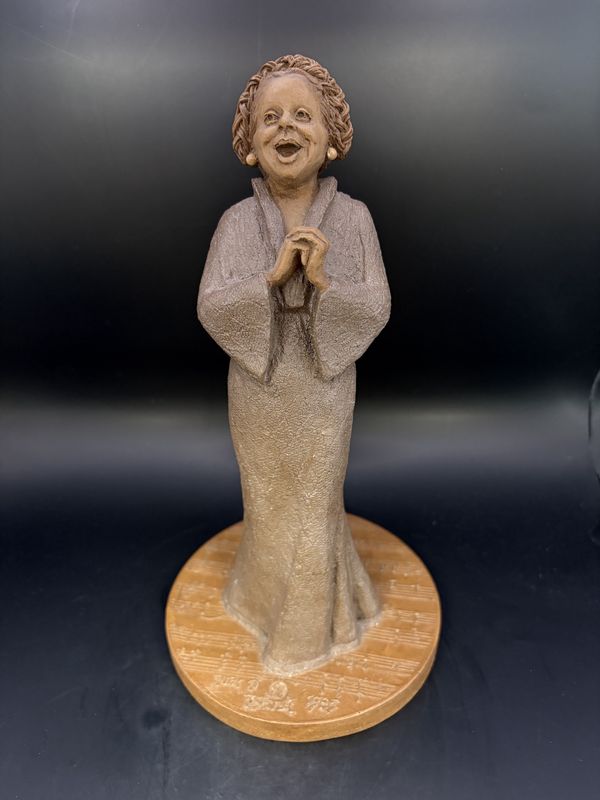 Sculpted Figure. USA. Tom Clark. Ruby. Woman of Color, Standing, Singing. 1985. 5.75&quot;H