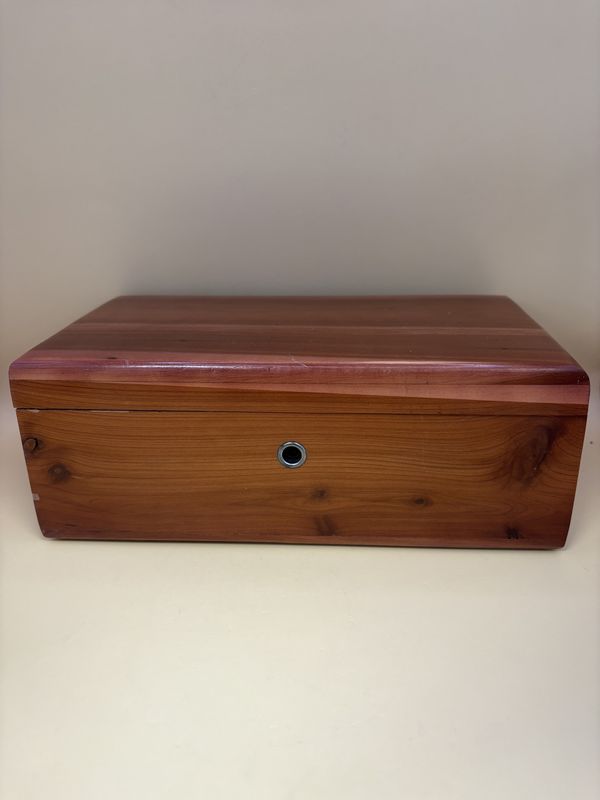 Jewelry Box. USA. Lane. Vintage Miniature Cedar Chest with Key. 8.75&quot;W