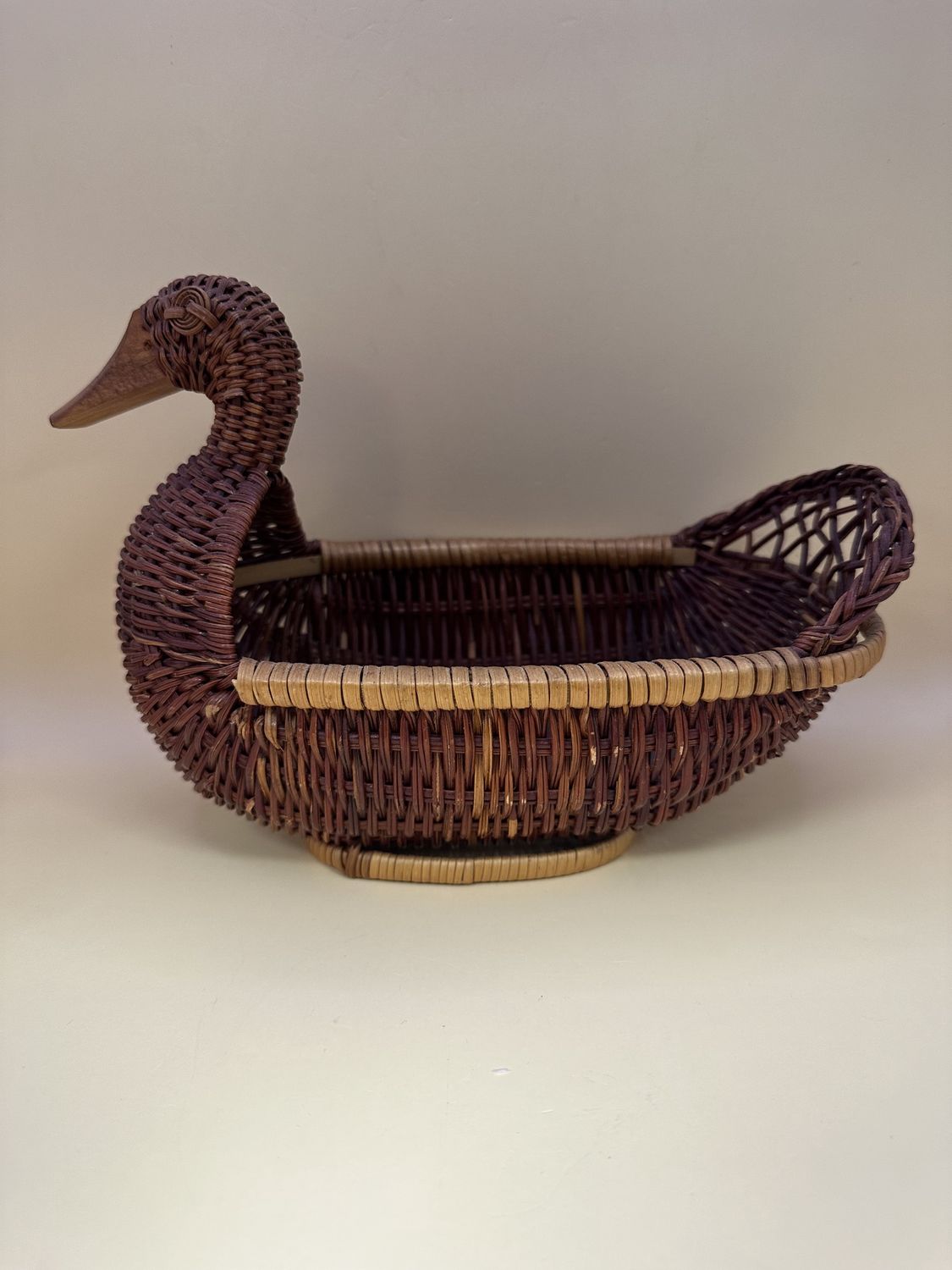 Decor. Rattan Basket. Brown Duck w/Wooden Beak &amp; Open Body. 9&quot;L