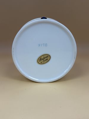 Porcelain. Japan. Andrea by Sadek. Vintage Round Trinket Box w/Lid. Hand-painted w/Cherubs. 3.5"W