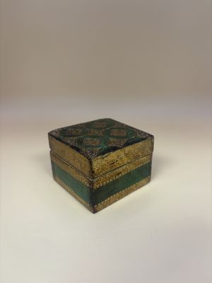 Wood. Italy. Trinket Box. Square. Hinged Top. Green and Gold. 2.5"W.
