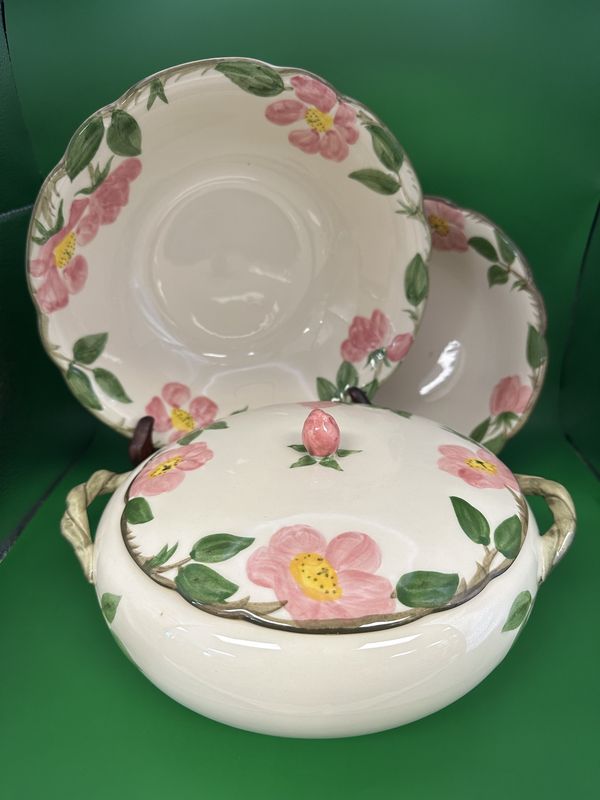 Dinnerware Set. USA. Franciscan. Desert Rose. 4-Piece Set (Covered Dish w/Lid + 2 Serving Bowls)