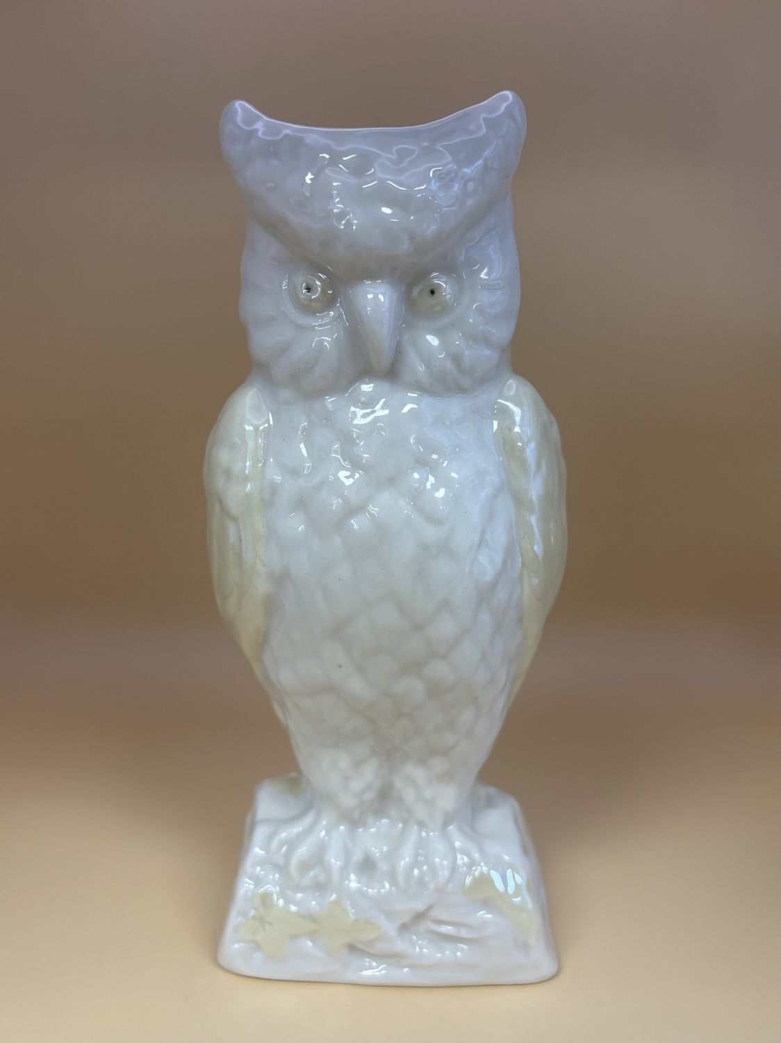 Porcelain. Ireland. Belleek. Owl Vase. Luster Pearl Yellow. 8&quot;H [6th Mark/3rd Green: 1965-1980]