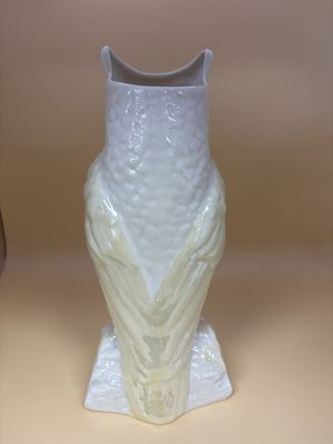 Porcelain. Ireland. Belleek. Owl Vase. Luster Pearl Yellow. 8"H [6th Mark/3rd Green: 1965-1980]