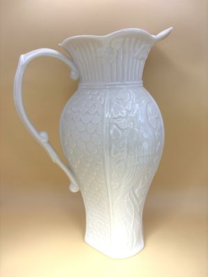 Porcelain. Ireland. Belleek. Ireland Collection Pitcher
