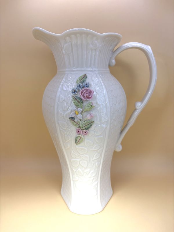 Porcelain. Ireland. Belleek. Ireland Collection Pitcher