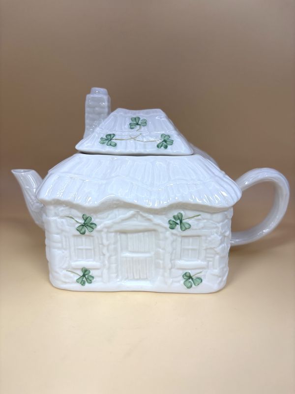 Porcelain. Ireland. Belleek. Shamrock Cottage Teapot