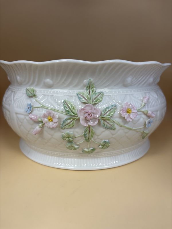 Porcelain. Ireland. Belleek. Centerpiece Bowl (Limited Edition). 9&quot;H