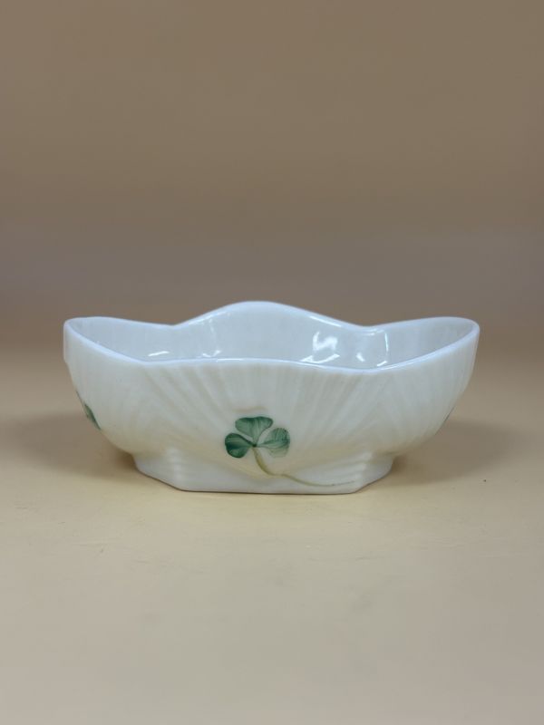 Porcelain. Ireland. Belleek. Salt Cellar. Shamrock. 3.25&quot;L  [7th Mark/Gold: 1980-1992]