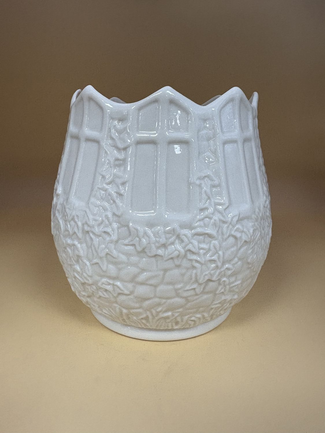 Porcelain. Ireland. Belleek. Event Giftware 2000 Piece [10th Mark: 2000]