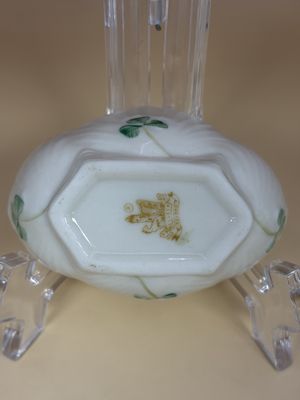 Porcelain. Ireland. Belleek. Salt Cellar. Shamrock. 3.25"L  [7th Mark/Gold: 1980-1992]