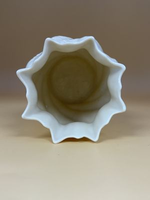 Porcelain. Ireland. Belleek. Rose Bowl. Twisted Shell Neptune Pattern. 3''H [7th Mark/Gold: 1980-1992]